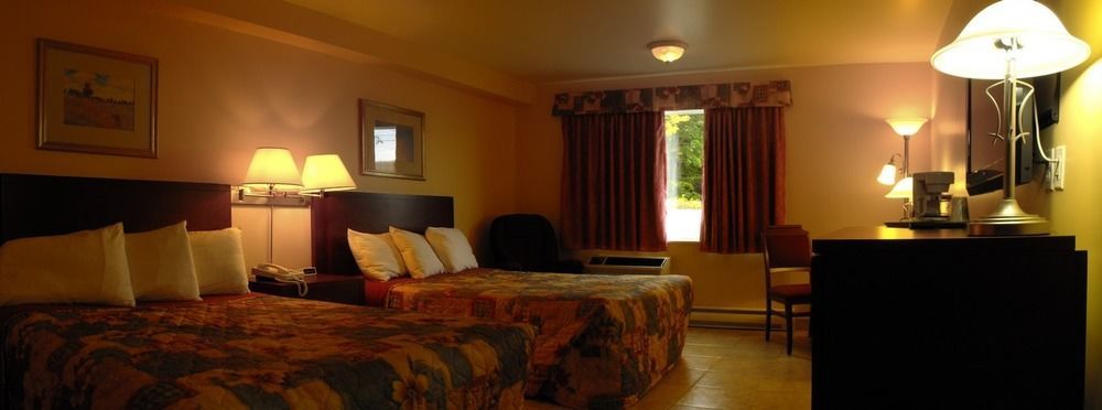 Motel Le Pocatois La Pocatiere Eksteriør bilde